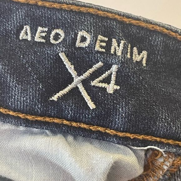 American Eagle 360 Degree Super Stretch Dark Wash Destroyed Jeggings Size 4 - Picture 8 of 13